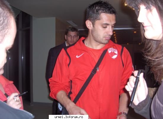 am cateva stadioane de la fifa manager 06 ... cum fac sa le bag?????:d =d stadioane in fifa manager